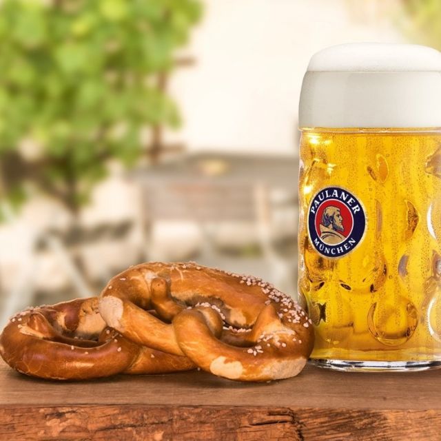 🔷⚪️🔷⚪️It's the start of Oktoberfest!!! 🔷⚪️🔷⚪️

Dust off your lederhosen, grab your favorite Oktoberfest or Marzen beer, and hoist your stein!!

Prost! 🍺