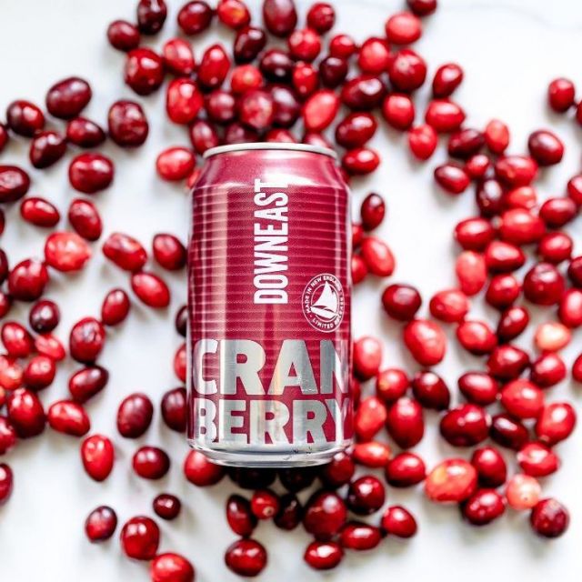 Happy Thanksgiving!🍗🦃

In honor of this holiday, take a look at some of the delicious Cranberry drinks that will pair well with turkey, awkward family encounters and day drinking!

Cheers!🍻