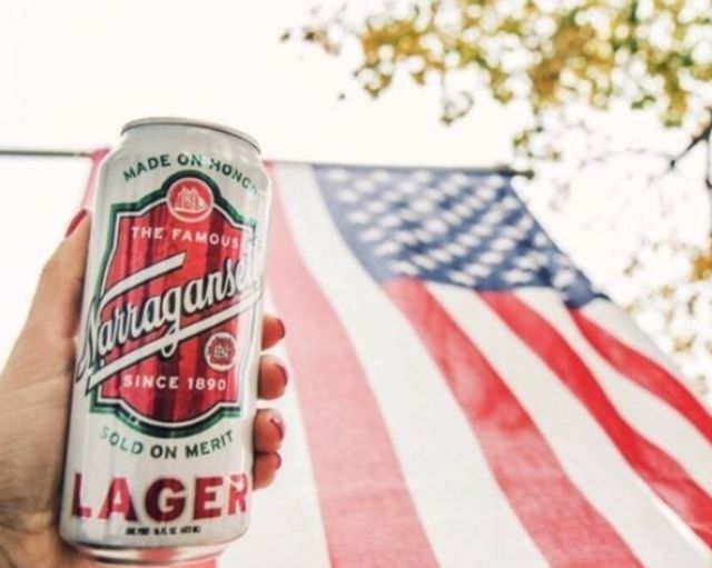 Today we are thinking of those who have served our country and who continue to do so every day. Thank you for your service and sacrifice.

Cheers!🍻